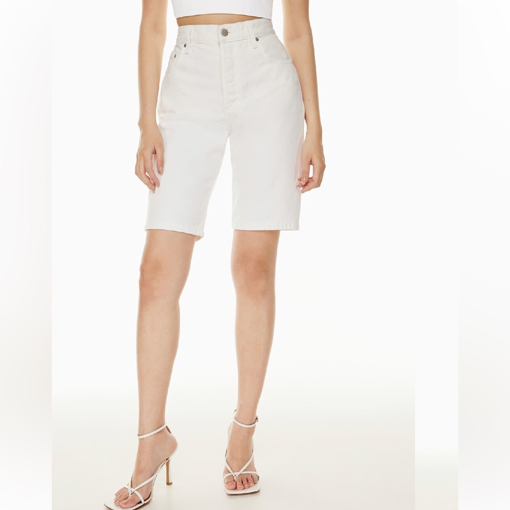 ARITZIA DENIM FORUM Jodi Loose Relaxed Bermuda White Jean Shorts Women’s SZ 30”